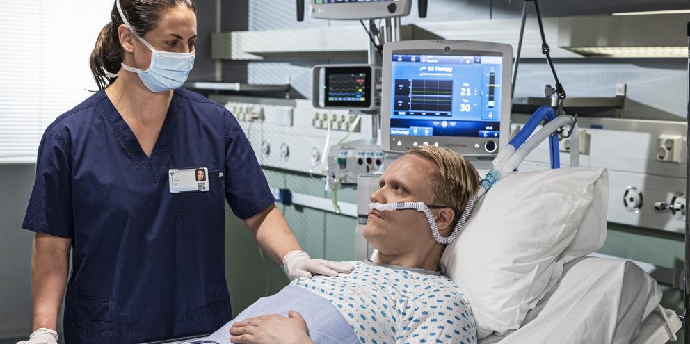 Nurse taking care of a patient in the hospital