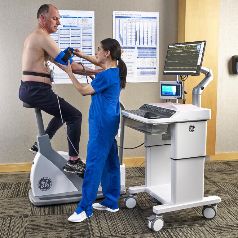 Male patient performing a stress test