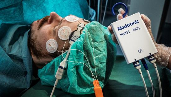 Patient in surgery with NIRS technology
